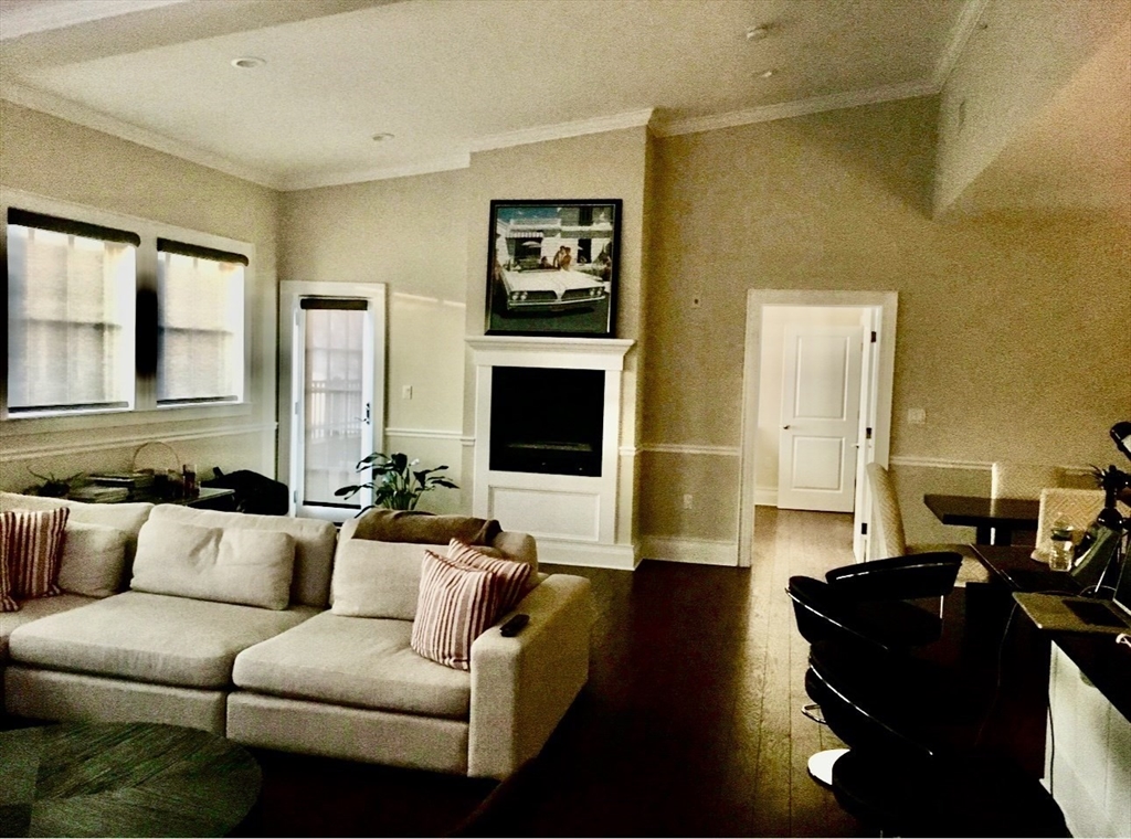 3 bed, 2 bath apartment for rent at 616 East 4th St Unit 401, South Boston — photo 7 of 39