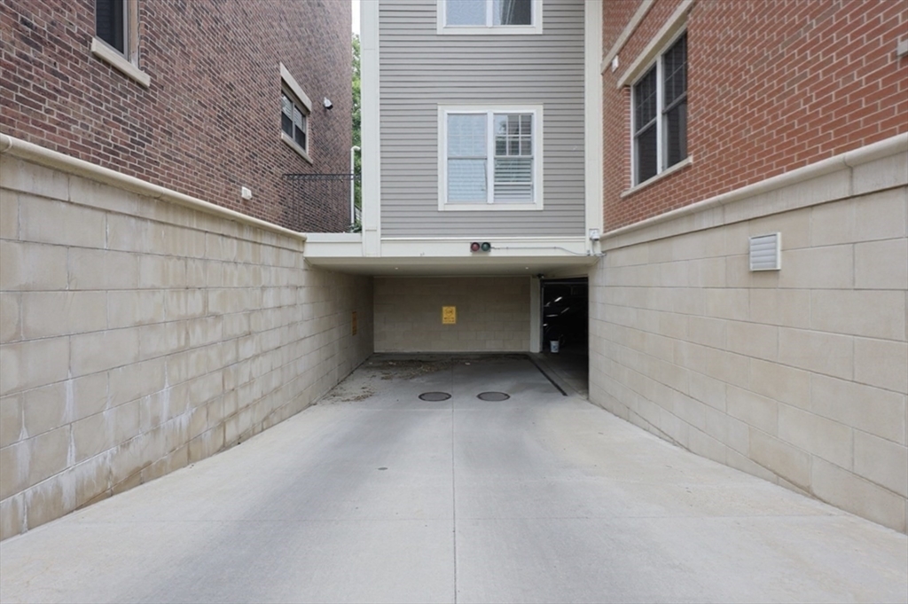 3 bed, 2 bath apartment for rent at 616 East 4th St Unit 401, South Boston — photo 19 of 39