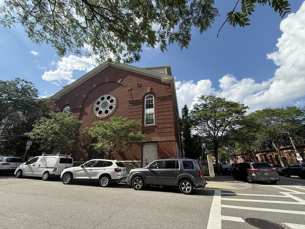 3 bed, 2 bath apartment for rent at 616 East 4th St Unit 401, South Boston — photo 22 of 39