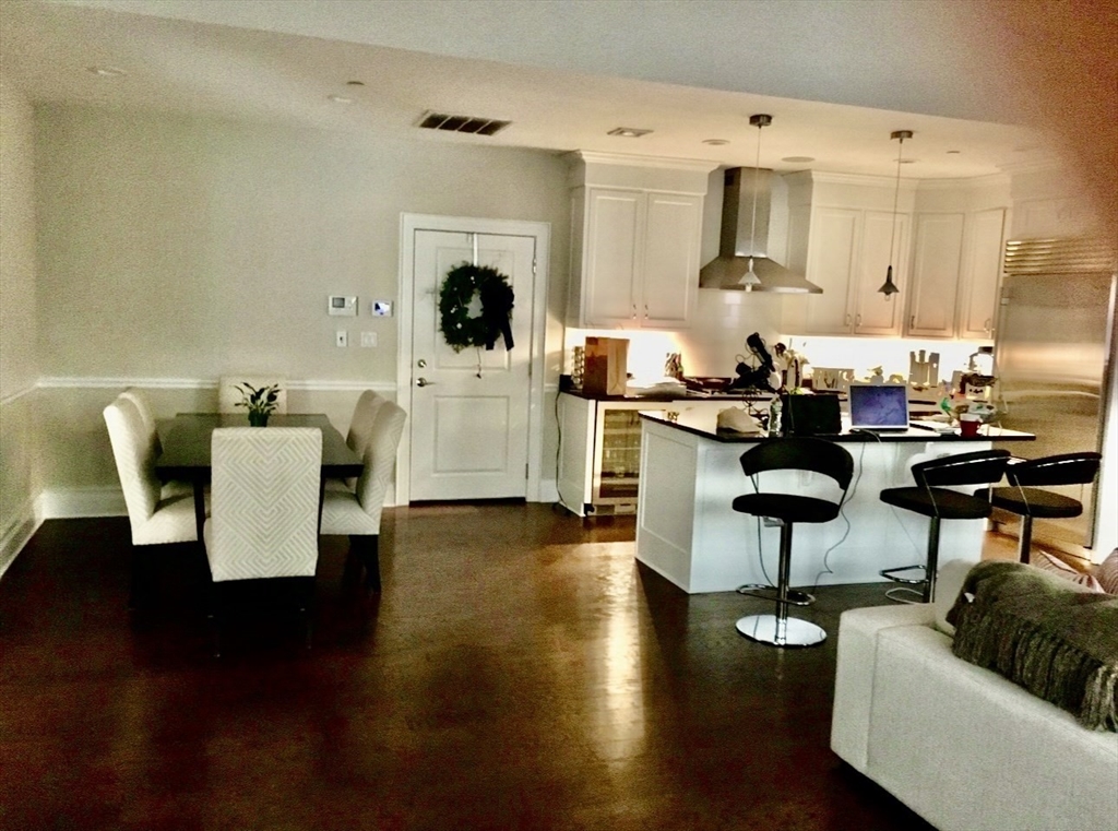 3 bed, 2 bath apartment for rent at 616 East 4th St Unit 401, South Boston — photo 8 of 39
