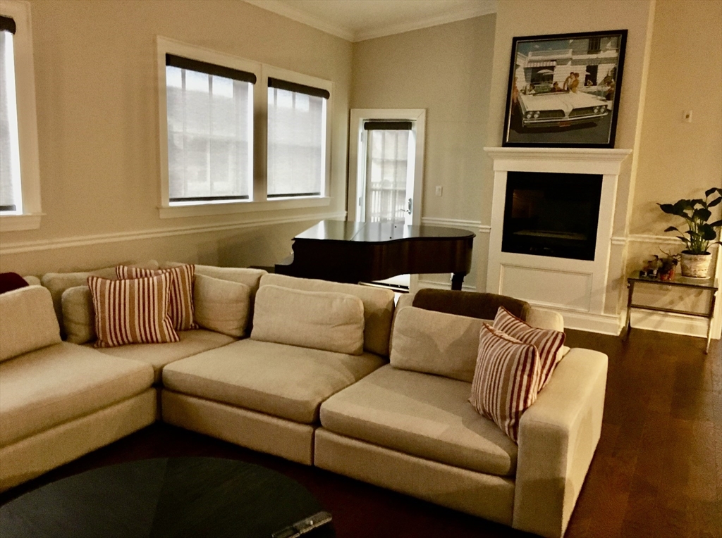 3 bed, 2 bath apartment for rent at 616 East 4th St Unit 401, South Boston — photo 11 of 39