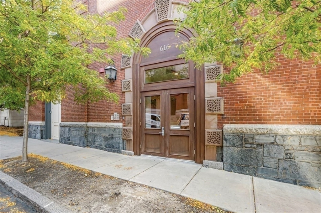 3 bed, 2 bath apartment for rent at 616 East 4th St Unit 401, South Boston — photo 20 of 39