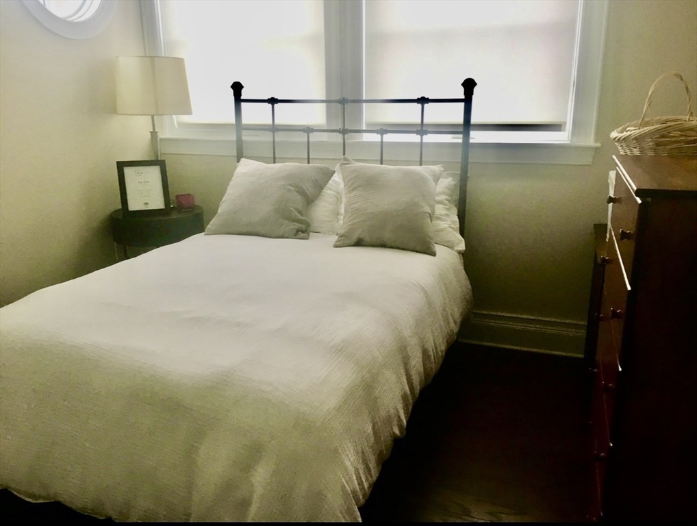 3 bed, 2 bath apartment for rent at 616 East 4th St Unit 401, South Boston — photo 13 of 39