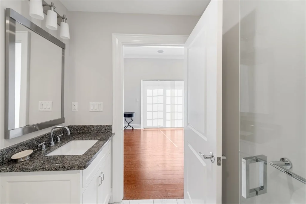 3 bed, 2 bath apartment for rent at 616 East 4th St Unit 401, South Boston — photo 32 of 39