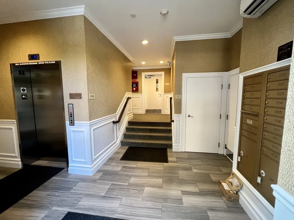 2 bed, 2 bath apartment for rent at 616 East 4th St Unit 305, South Boston — photo 2 of 14