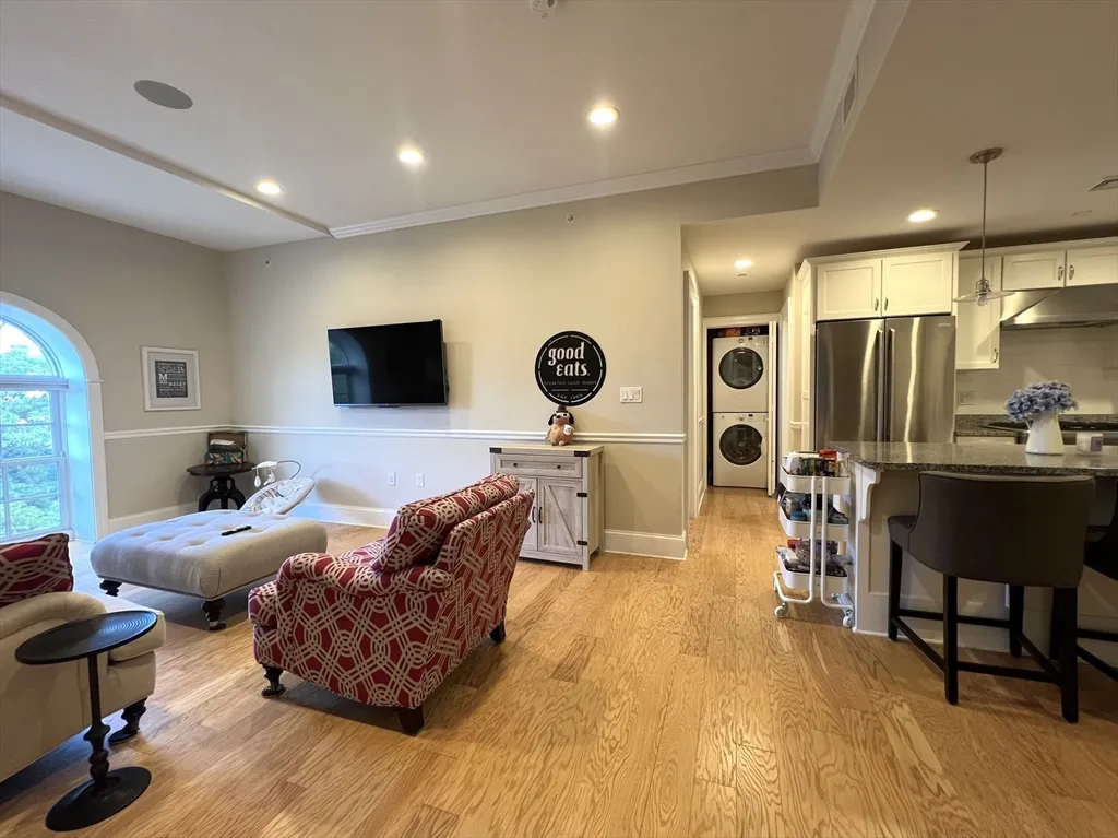 2 bed, 2 bath apartment for rent at 616 East 4th St Unit 305, South Boston — photo 6 of 14