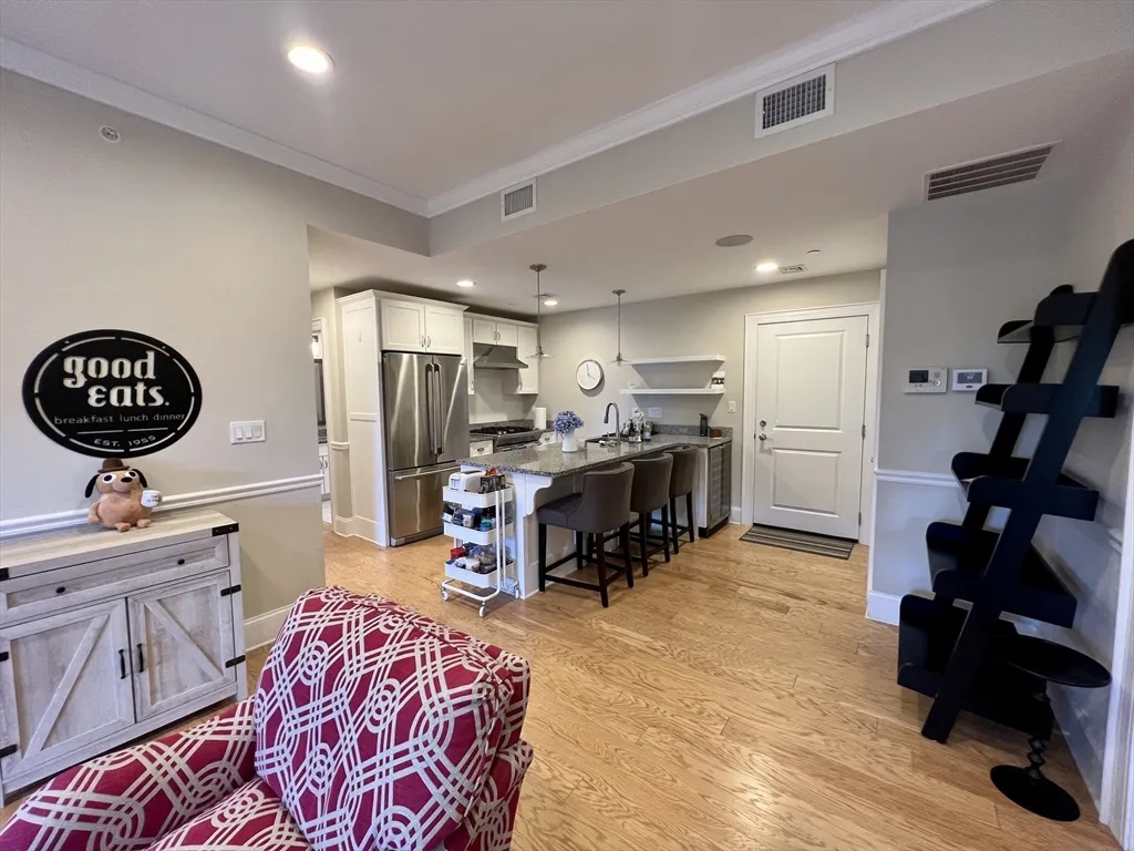 2 bed, 2 bath apartment for rent at 616 East 4th St Unit 305, South Boston — photo 4 of 14