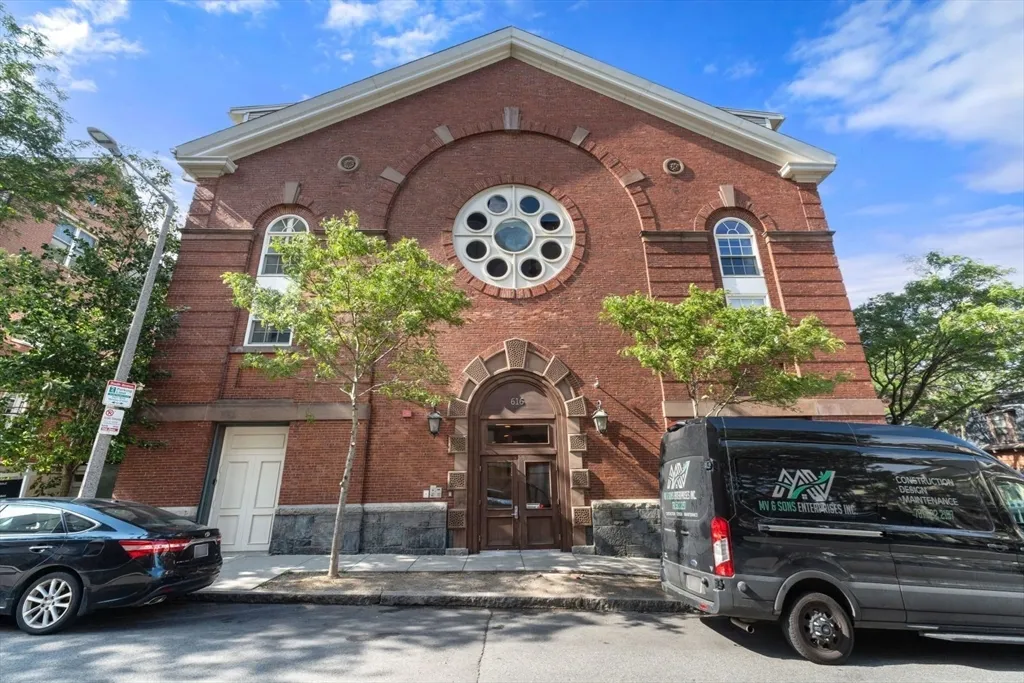 3 bed, 2 bath apartment for rent at 616 East 4th St Unit 401, South Boston — photo 36 of 39