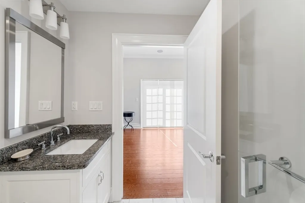 3 bed, 2 bath apartment for rent at 616 East 4th St Unit 401, South Boston — photo 32 of 39