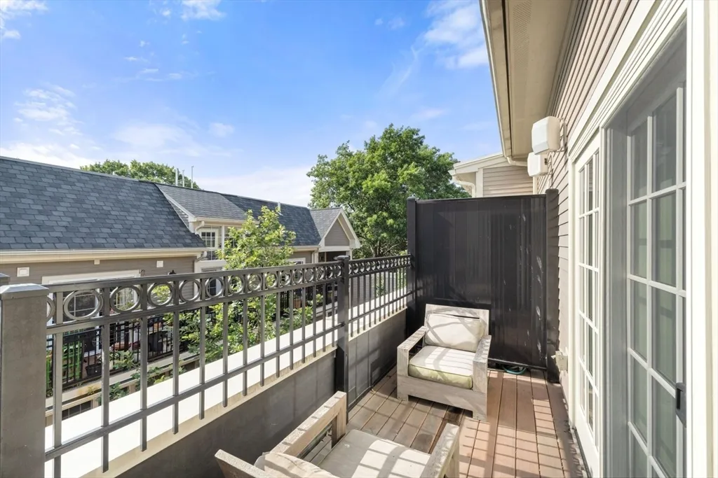 3 bed, 2 bath apartment for rent at 616 East 4th St Unit 401, South Boston — photo 33 of 39