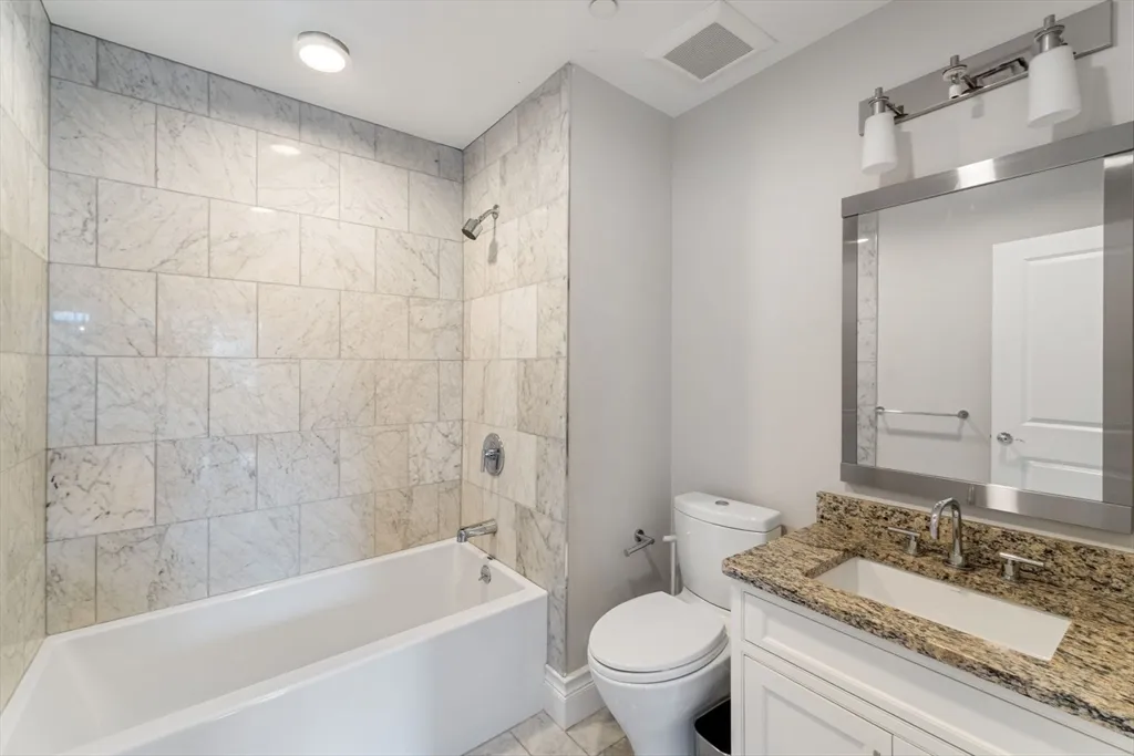 3 bed, 2 bath apartment for rent at 616 East 4th St Unit 401, South Boston — photo 26 of 39