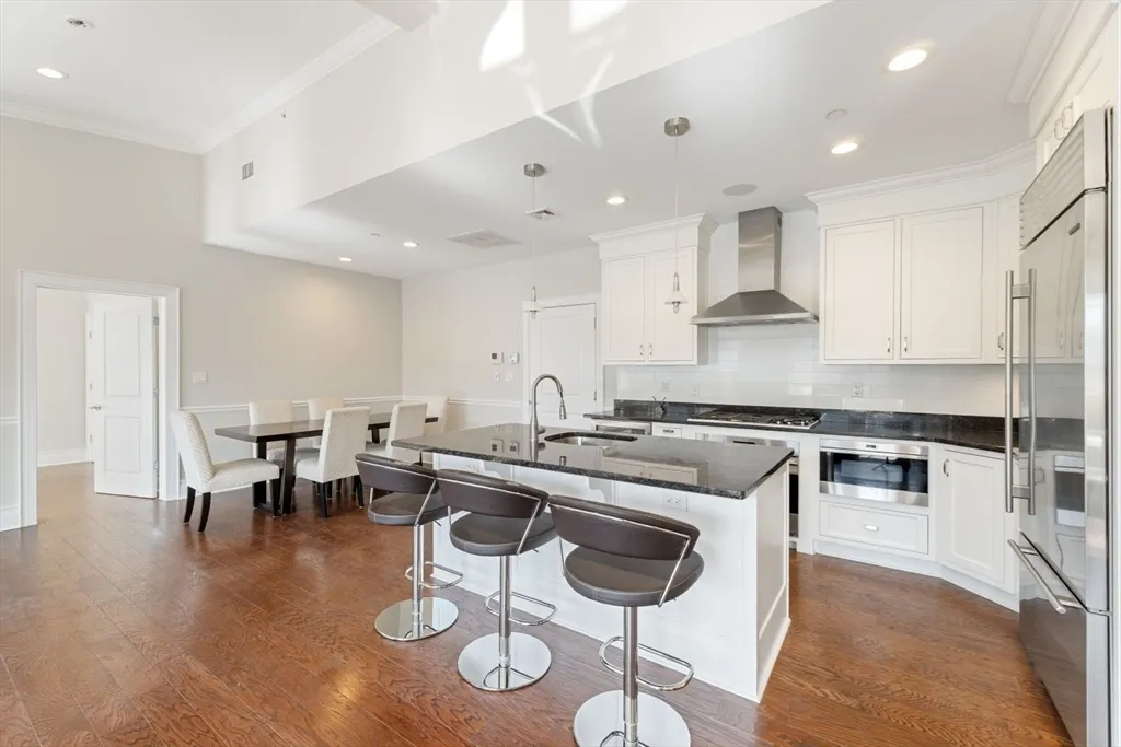 3 bed, 2 bath apartment for rent at 616 East 4th St Unit 401, South Boston — photo 8 of 39