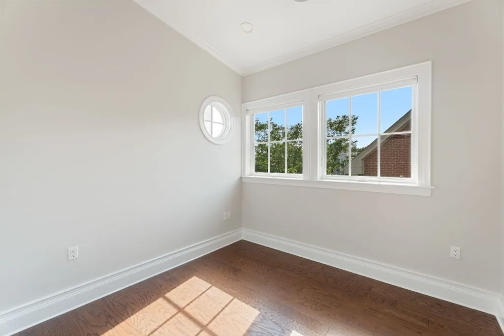 3 bed, 2 bath apartment for rent at 616 East 4th St Unit 401, South Boston — photo 24 of 39