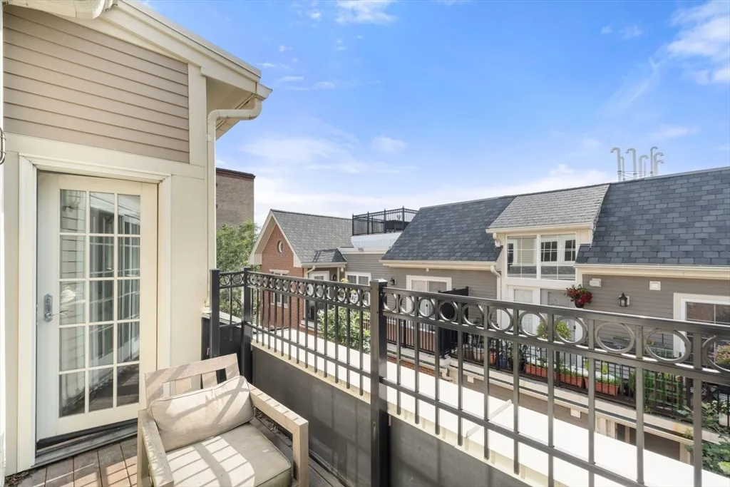 3 bed, 2 bath apartment for rent at 616 East 4th St Unit 401, South Boston — photo 34 of 39