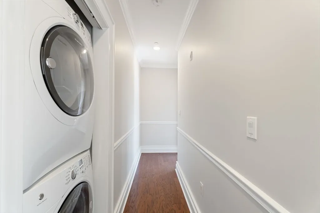 3 bed, 2 bath apartment for rent at 616 East 4th St Unit 401, South Boston — photo 19 of 39