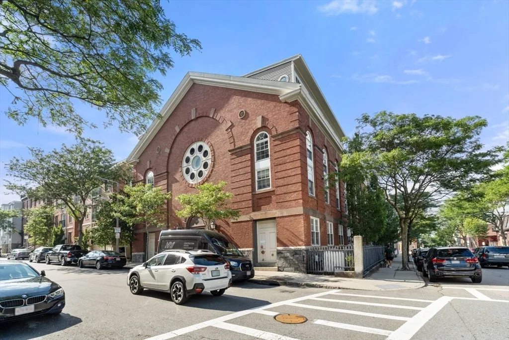 3 bed, 2 bath apartment for rent at 616 East 4th St Unit 401, South Boston — photo 37 of 39