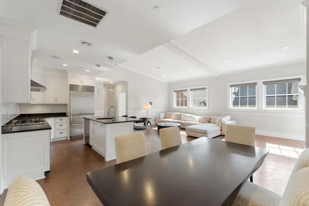 3 bed, 2 bath apartment for rent at 616 East 4th St Unit 401, South Boston