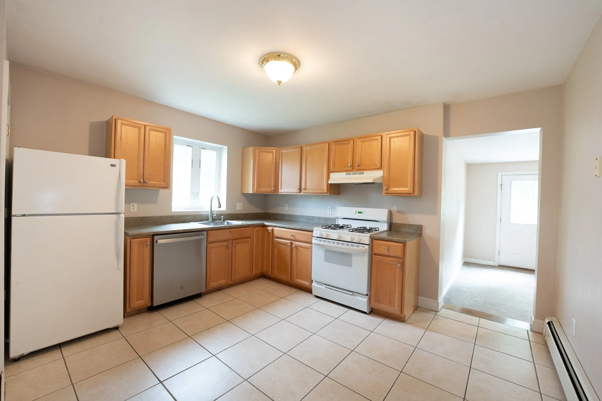 2 bed, 1 bath apartment for rent at 616 Main St Unit 1, Weymouth