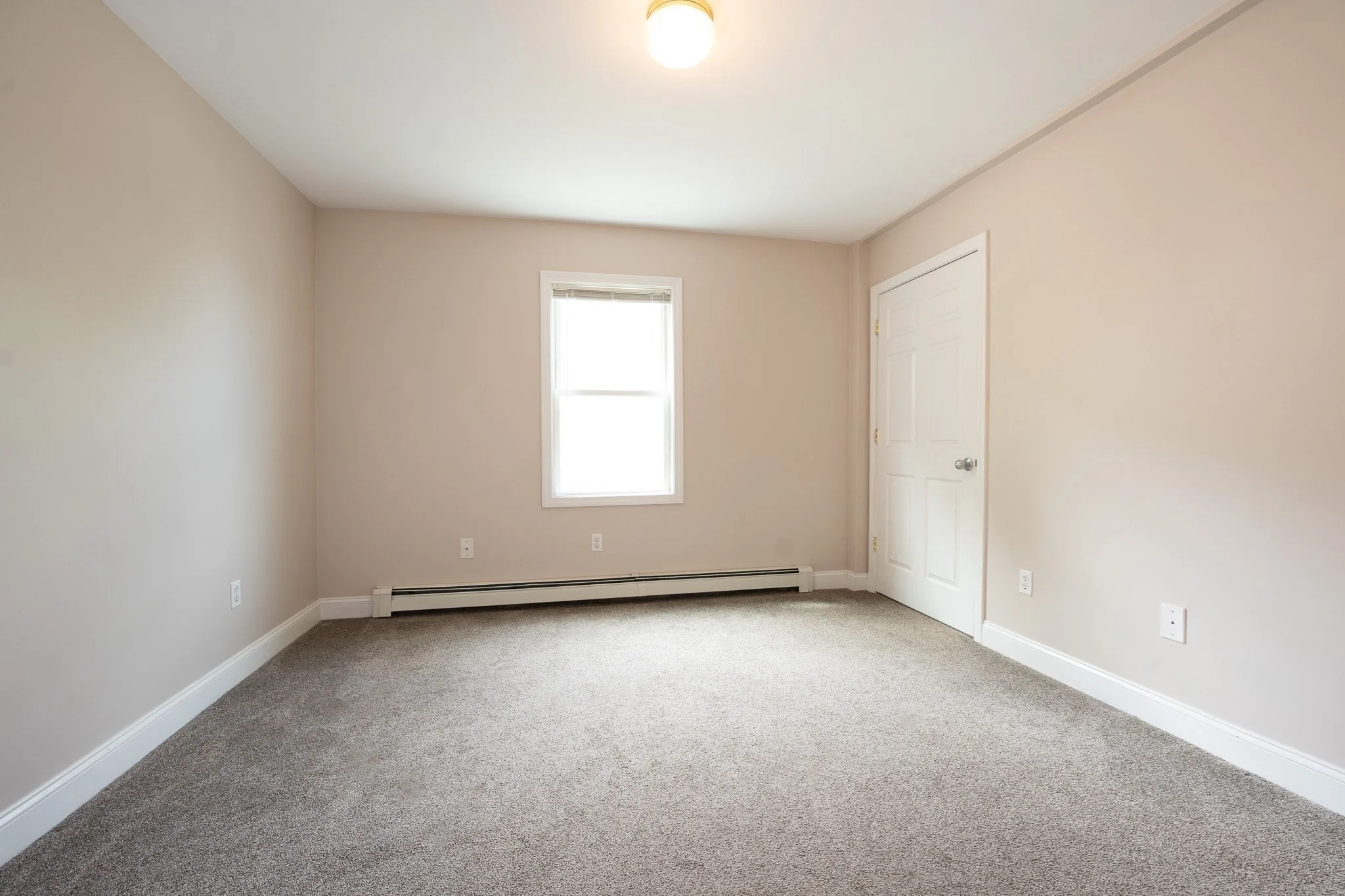 2 bed, 1 bath apartment for rent at 616 Main St Unit 1, Weymouth — photo 4 of 8