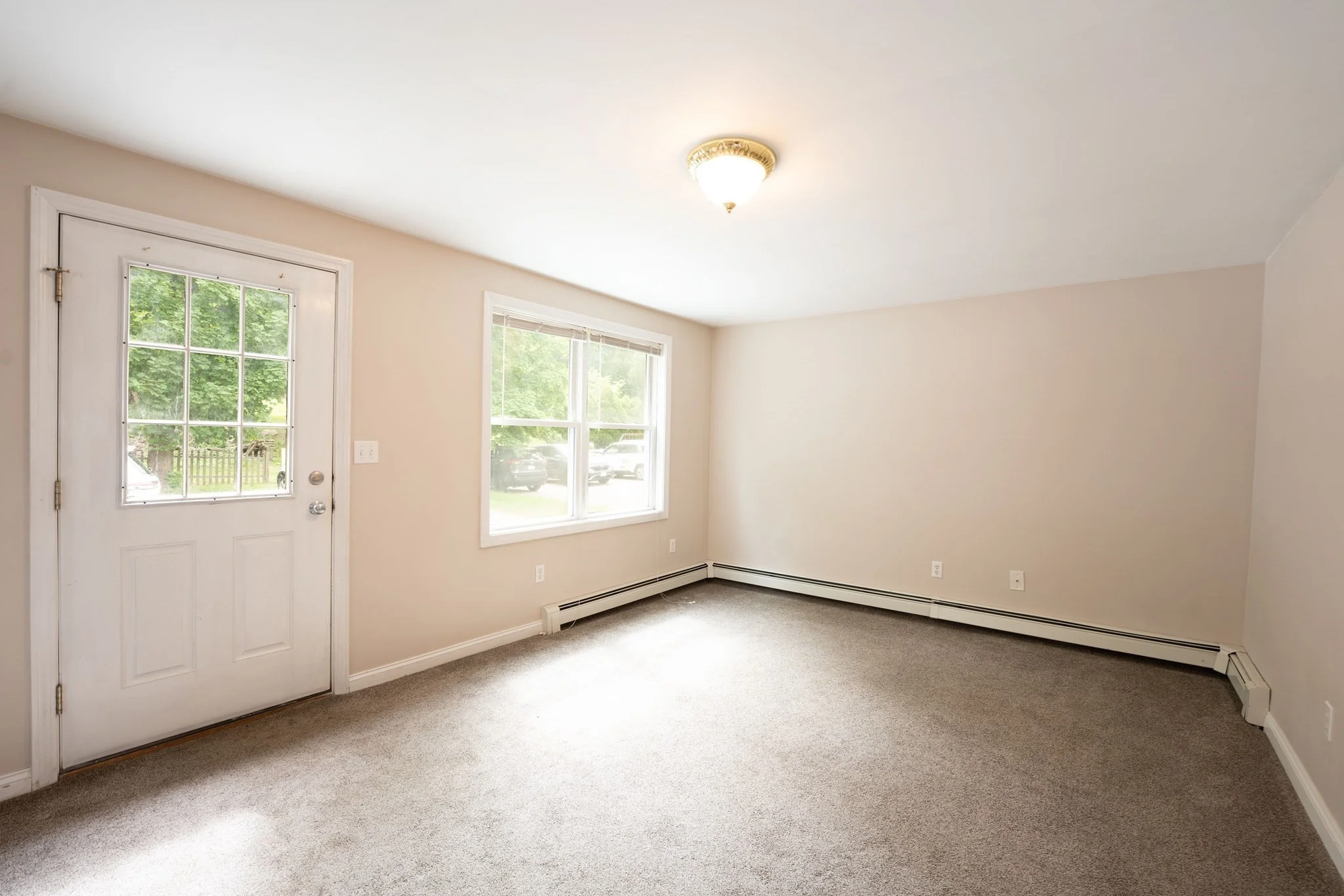 2 bed, 1 bath apartment for rent at 616 Main St Unit 1, Weymouth — photo 2 of 8