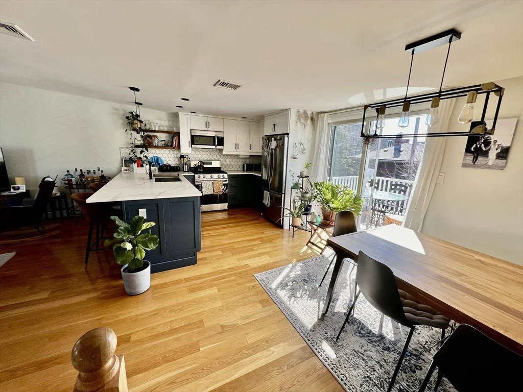 2 bed, 2 bath apartment for rent at 617-619 E 2nd St Unit 3, Boston — photo 6 of 14