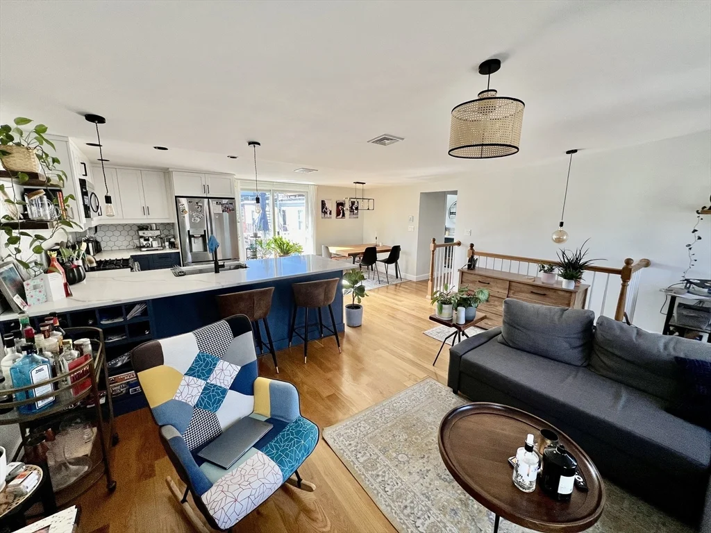 2 bed, 2 bath apartment for rent at 617-619 E 2nd St Unit 3, Boston — photo 4 of 14