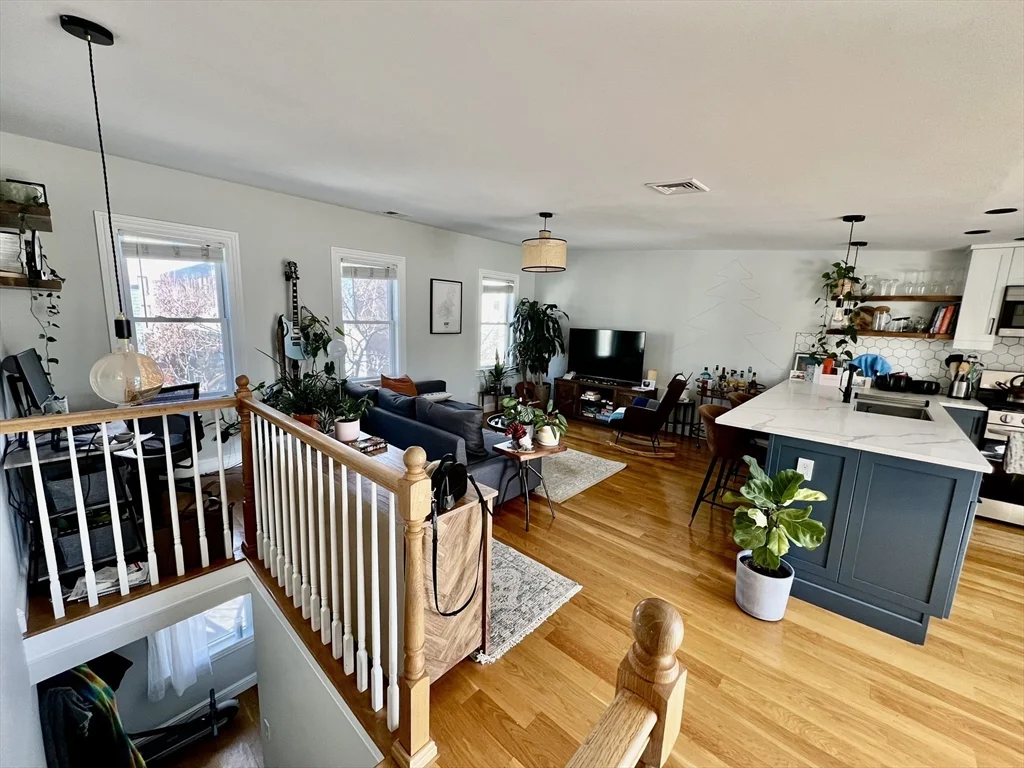 2 bed, 2 bath apartment for rent at 617-619 E 2nd St Unit 3, Boston — photo 2 of 14