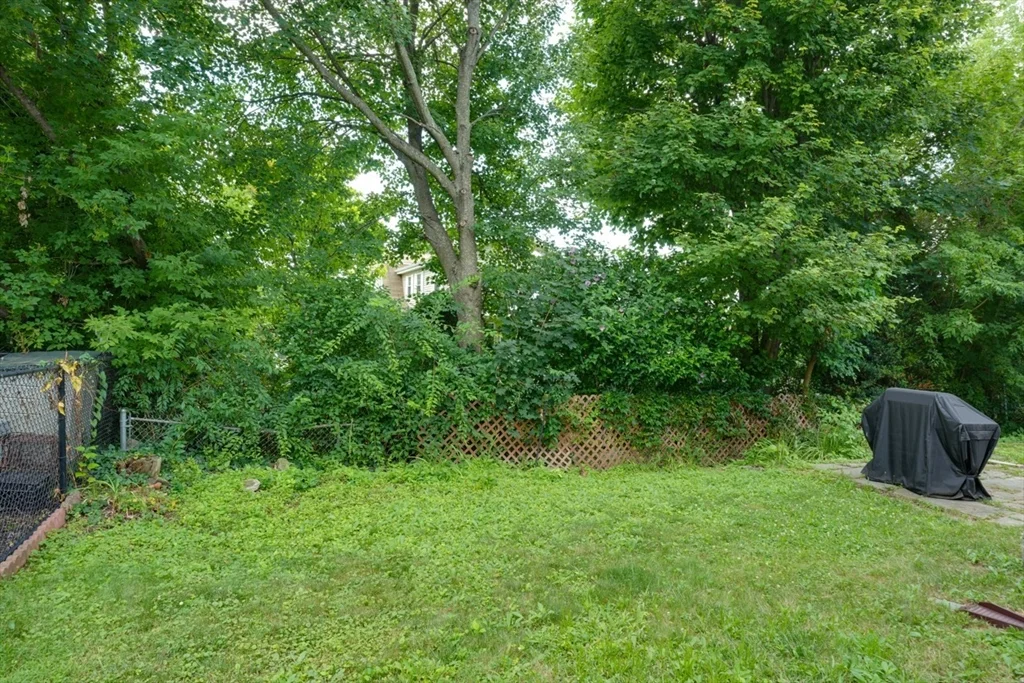 2 bed, 1 bath apartment for rent at 618 Main St Unit 1, Watertown — photo 2 of 16