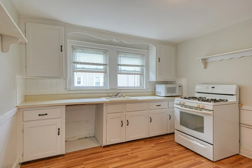 2 bed, 1 bath apartment for rent at 618 Main St Unit 1, Watertown — photo 9 of 16