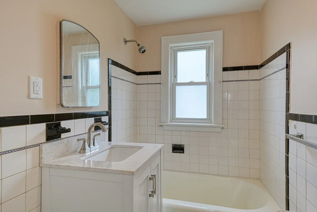 2 bed, 1 bath apartment for rent at 618 Main St Unit 1, Watertown — photo 12 of 16