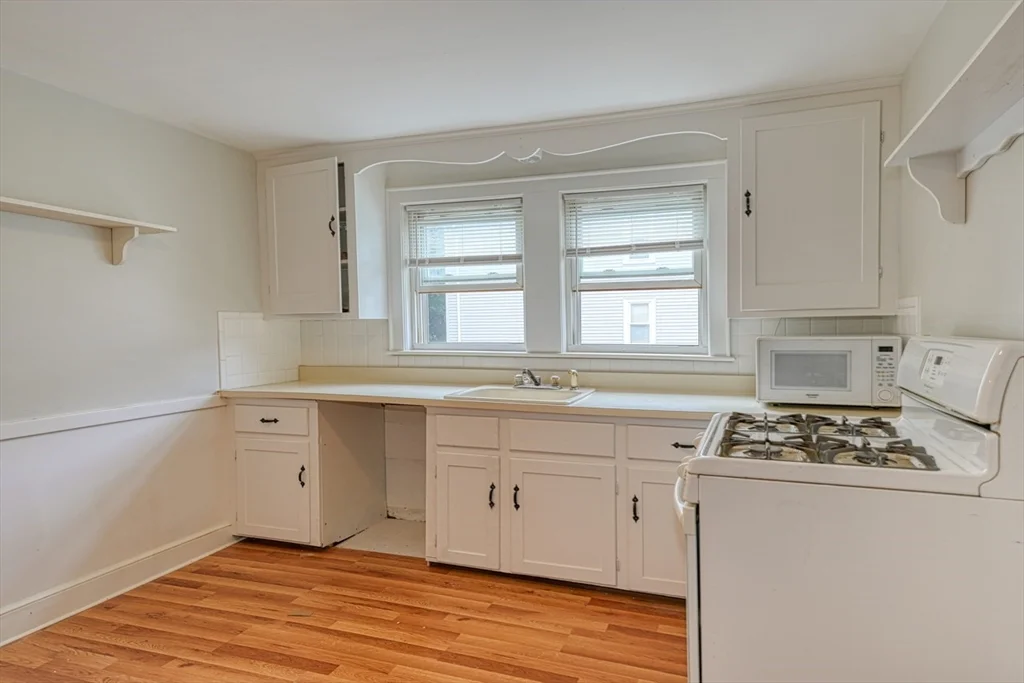2 bed, 1 bath apartment for rent at 618 Main St Unit 1, Watertown — photo 8 of 16
