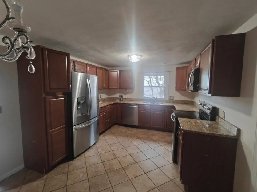 3 bed, 2 bath apartment for rent at 619 Boylston, Newton — photo 4 of 14