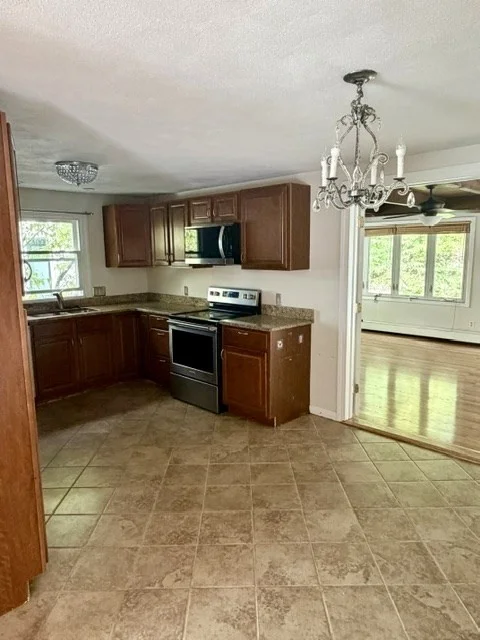 3 bed, 2 bath apartment for rent at 619 Boylston, Newton — photo 4 of 7