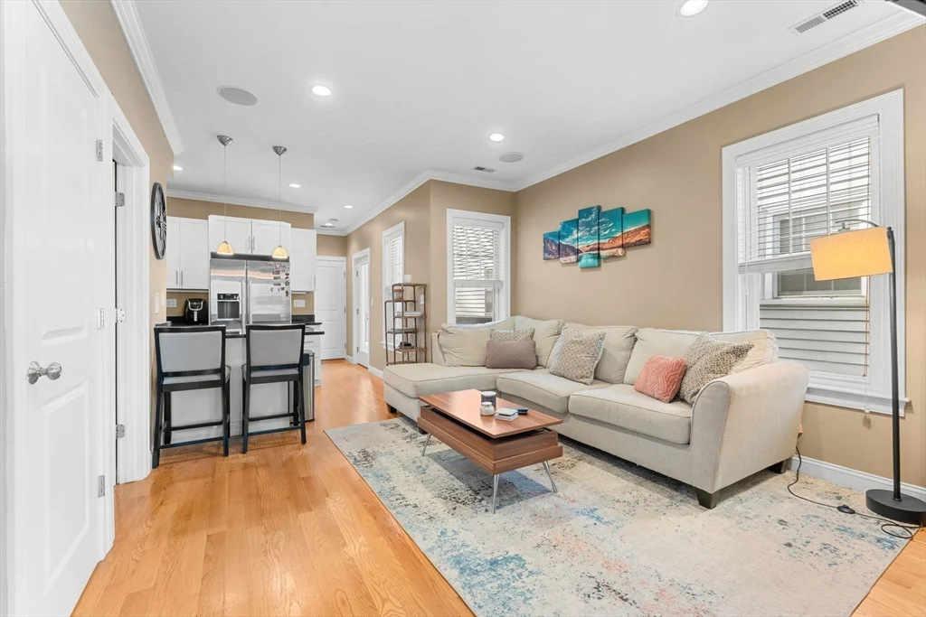 2 bed, 2 bath apartment for rent at 619 E 3rd St Unit 2, South Boston — photo 2 of 19
