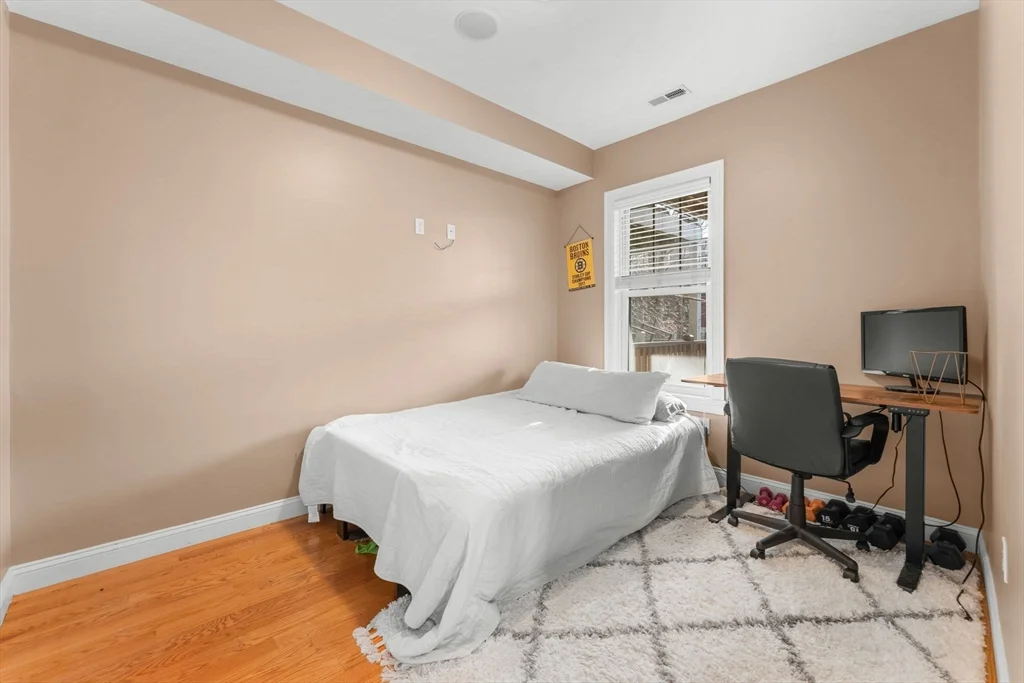 2 bed, 2 bath apartment for rent at 619 E 3rd St Unit 2, South Boston — photo 11 of 19