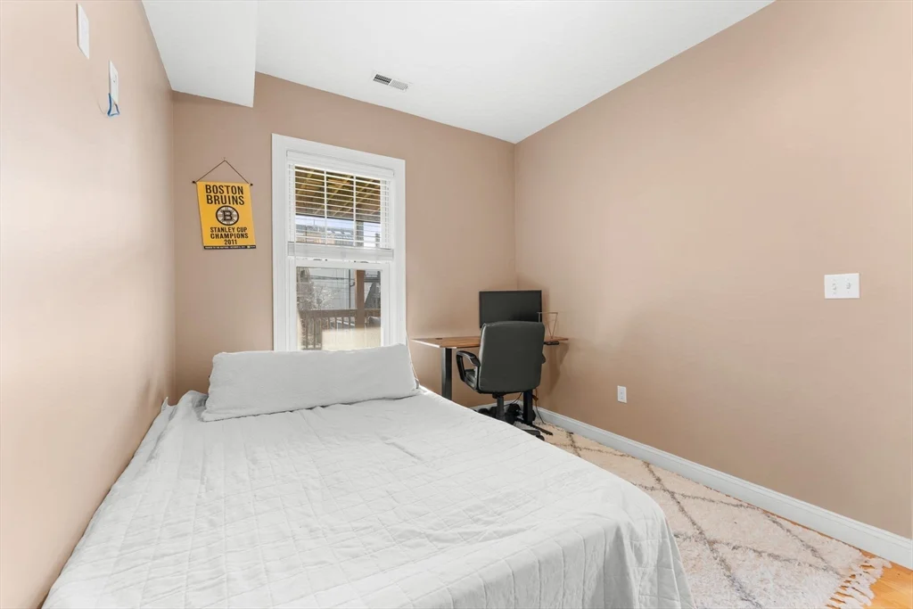 2 bed, 2 bath apartment for rent at 619 E 3rd St Unit 2, South Boston — photo 12 of 19
