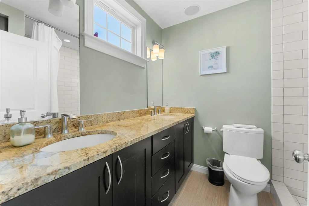 2 bed, 2 bath apartment for rent at 619 E 3rd St Unit 2, South Boston — photo 10 of 19