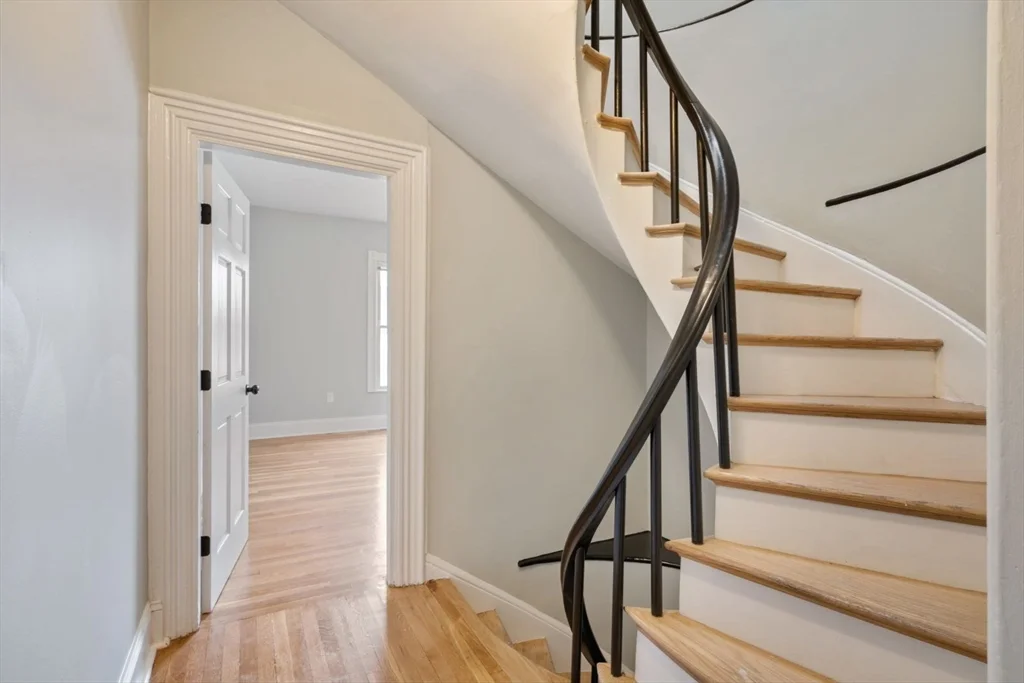 3 bed, 2 bath apartment for rent at 619 East 5th Unit 2, Boston — photo 5 of 22