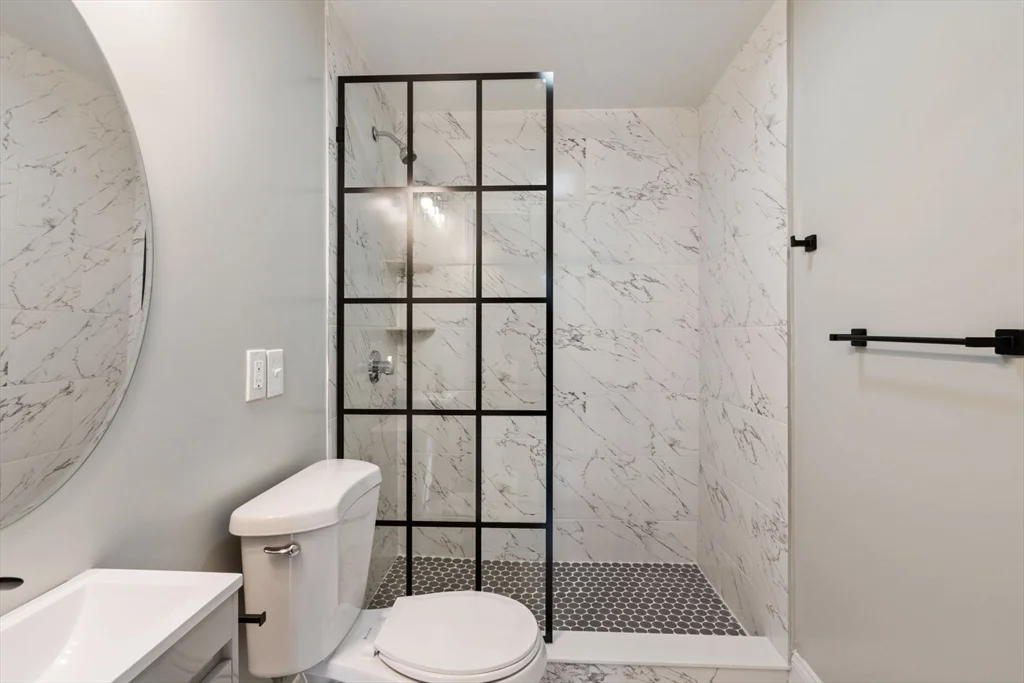 3 bed, 2 bath apartment for rent at 619 East 5th Unit 2, Boston — photo 8 of 22