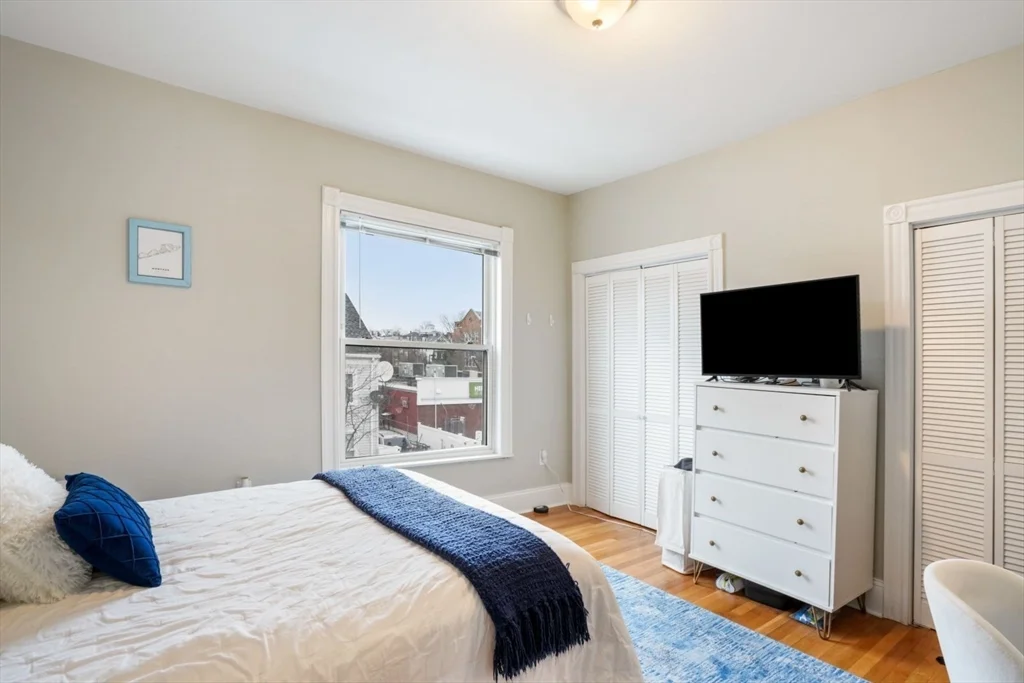 3 bed, 2 bath apartment for rent at 619 East 5th Unit 2, Boston — photo 12 of 22