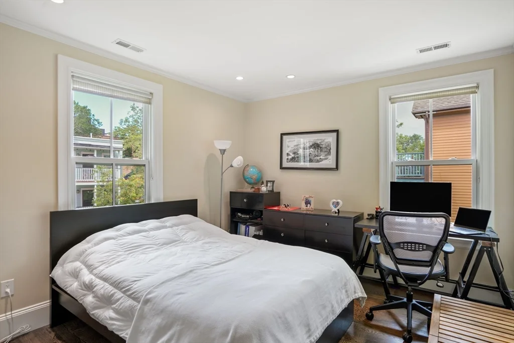 3 bed, 2 bath apartment for rent at 619 Franklin Unit 2, Riverside — photo 15 of 23