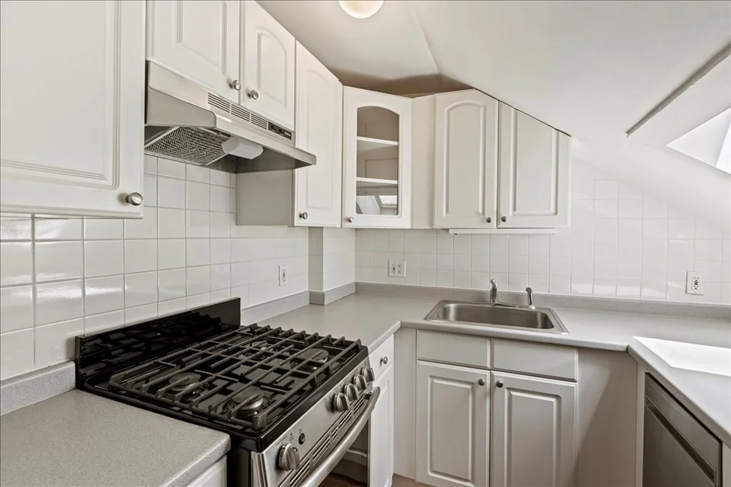 1 bed, 1 bath apartment for rent at 619 Tremont St Unit 4, South End — photo 11 of 16