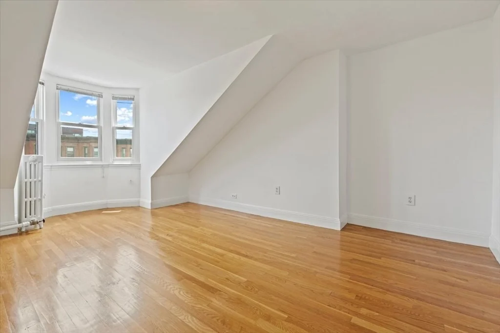 1 bed, 1 bath apartment for rent at 619 Tremont St Unit 4, South End — photo 2 of 16