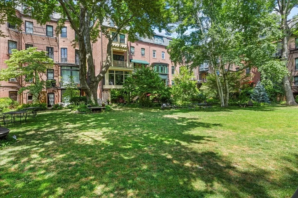 1 bed, 1 bath apartment for rent at 619 Tremont St Unit 4, South End — photo 16 of 16