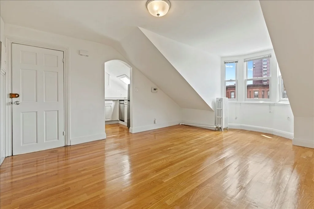 1 bed, 1 bath apartment for rent at 619 Tremont St Unit 4, South End — photo 1 of 16