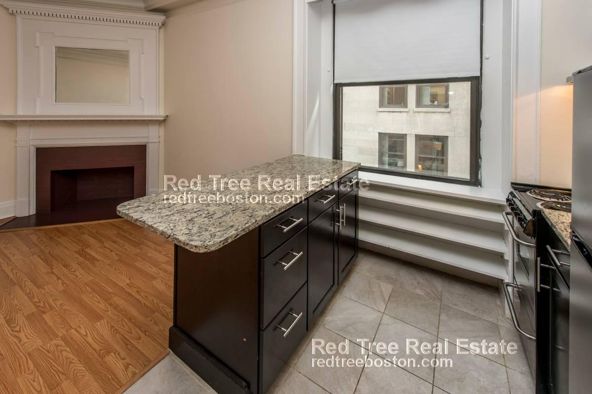Studio bed, 1 bath apartment for rent at 62 Boylston St Unit 103, Midtown — photo 2 of 7