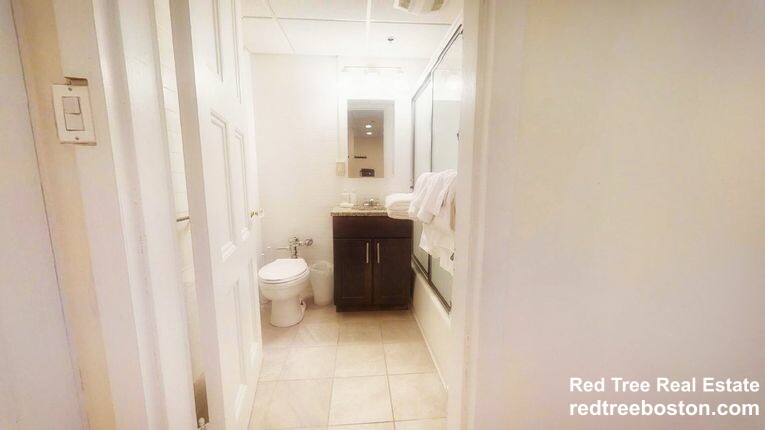 Studio bed, 1 bath apartment for rent at 62 Boylston St Unit 423, Midtown — photo 4 of 9