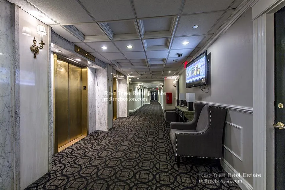 Studio bed, 1 bath apartment for rent at 62 Boylston St Unit 705, Midtown — photo 3 of 4