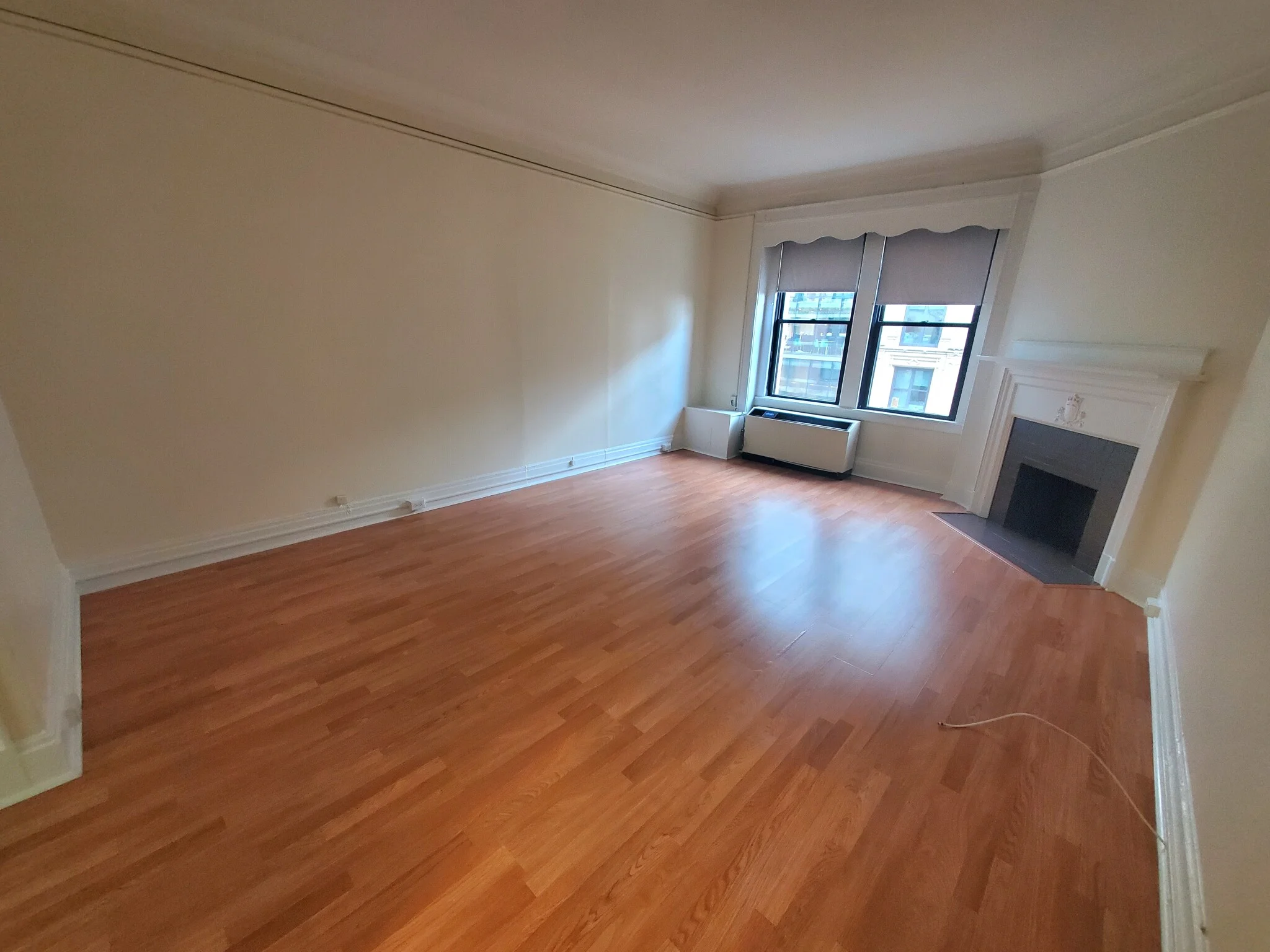 Studio bed, 1 bath apartment for rent at 62 Boylston St Unit 809, Back Bay — photo 1 of 10