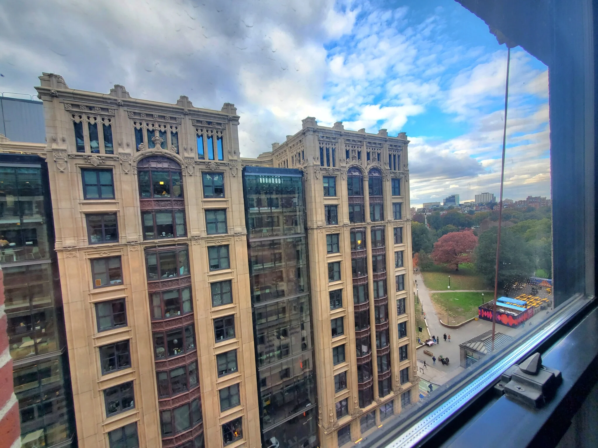 Studio bed, 1 bath apartment for rent at 62 Boylston St Unit 809, Back Bay — photo 3 of 10